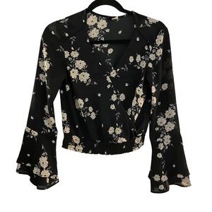 Floral bell sleeve crop blouse